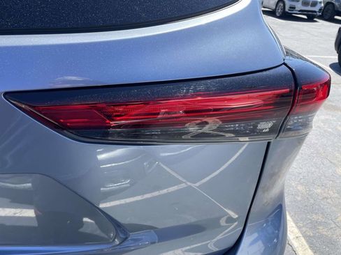 Used 2023 Toyota Highlander Platinum FWD image 29