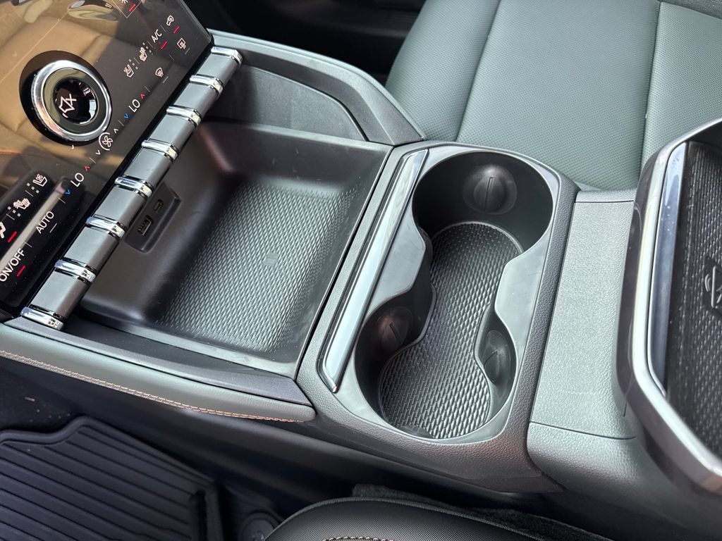 New 2027 GMC Terrain AT4 w/ Convenience Package III AWD/4WD image 17