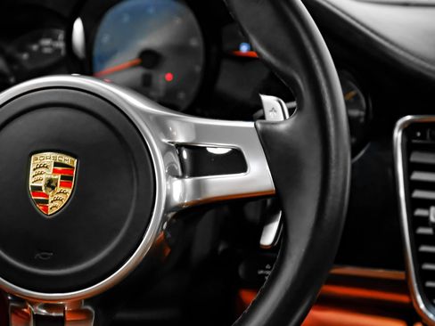 Used 2014 Porsche Panamera S image 11
