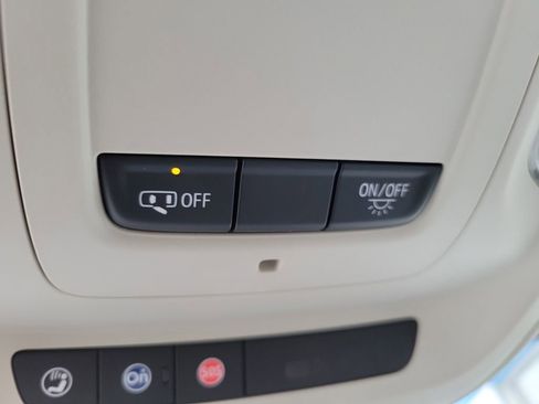 Used 2022 Buick Envision Preferred image 34