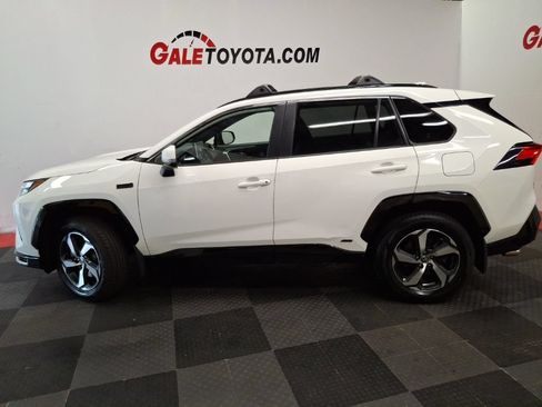 Used 2023 Toyota RAV4 SE w/ Weather & Moonroof Package AWD/4WD image 9