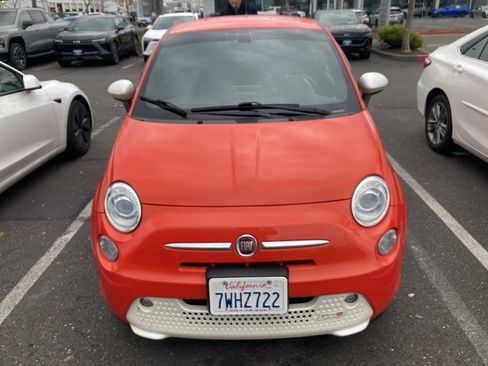 Used 2017 FIAT 500 e image 2