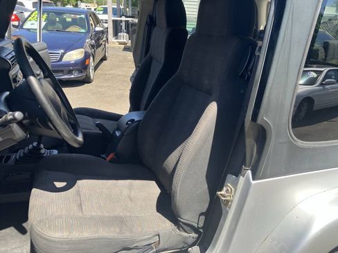 Used 2003 Jeep Wrangler X AWD/4WD image 24