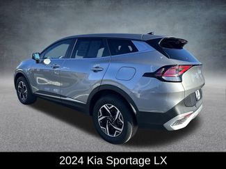 Used 2024 Kia Sportage LX video 3