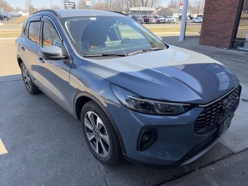 Used 2024 Ford Escape Platinum w/ Premium Technology Package image 7