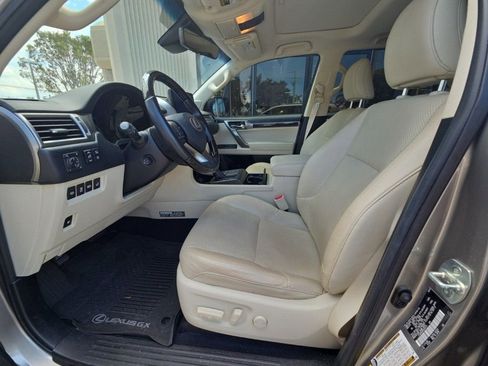 Used 2023 Lexus GX 460 Luxury w/ Accessory Package image 18