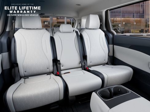 New 2026 Kia Carnival EX FWD image 17