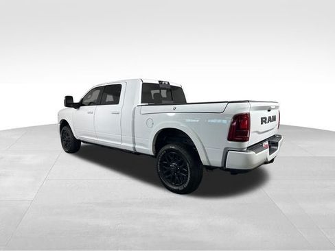 Used 2025 RAM 2500 Limited AWD/4WD image 3
