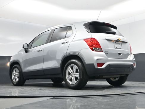 Used 2020 Chevrolet Trax LS w/ Tint and Cruise Package image 12