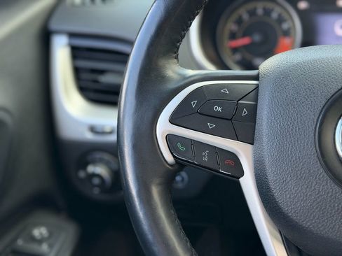 Used 2014 Jeep Cherokee Trailhawk w/ Comfort/Convenience Group AWD/4WD image 18