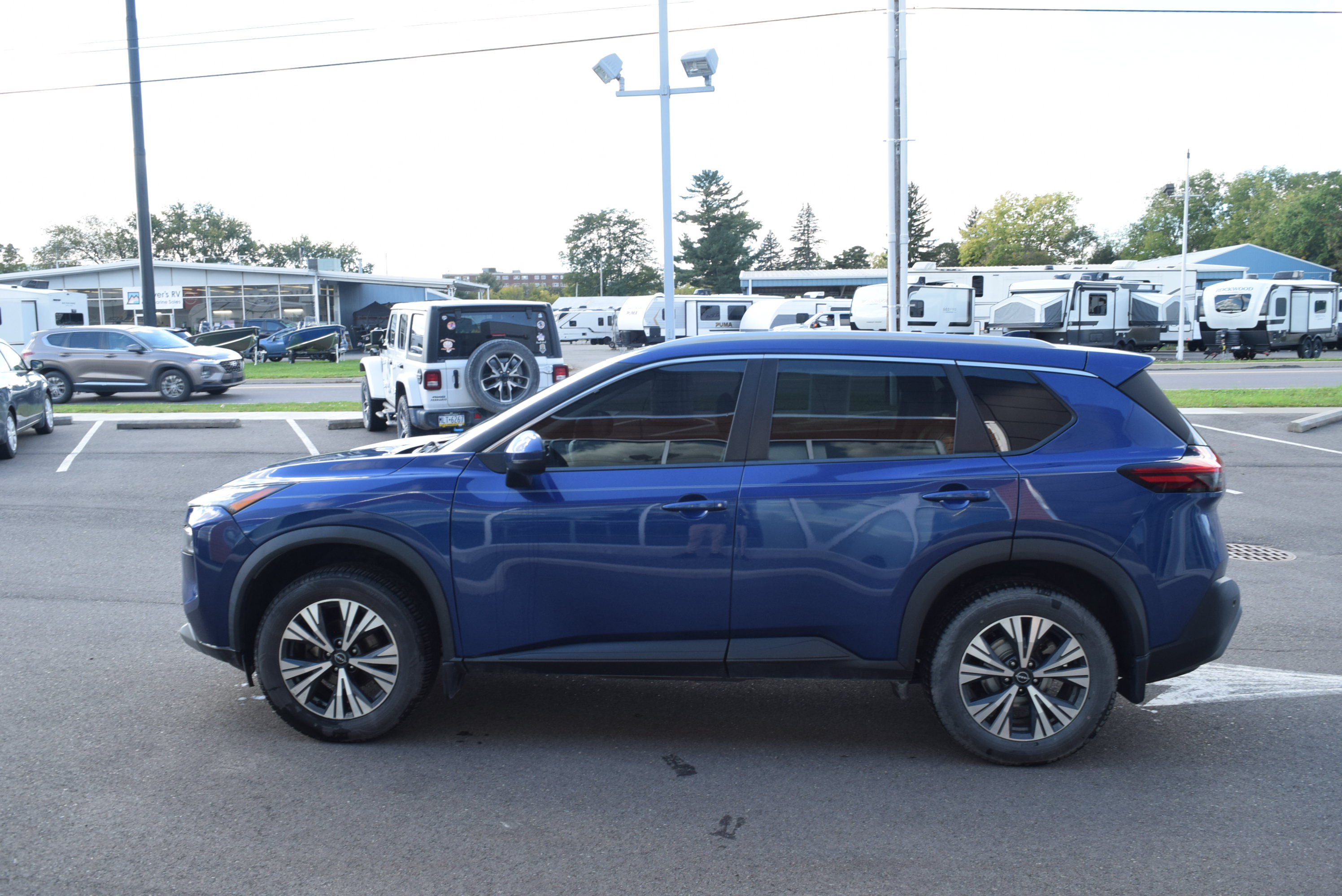 Used 2022 Nissan Rogue SV w/ SV Premium Package AWD/4WD image 4