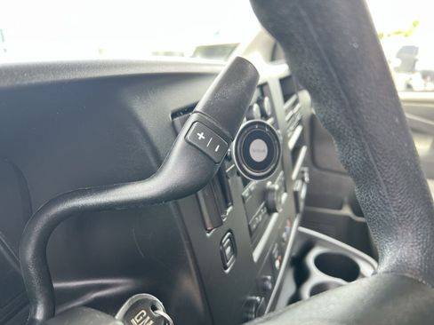 Used 2021 Chevrolet Express 2500 RWD image 29
