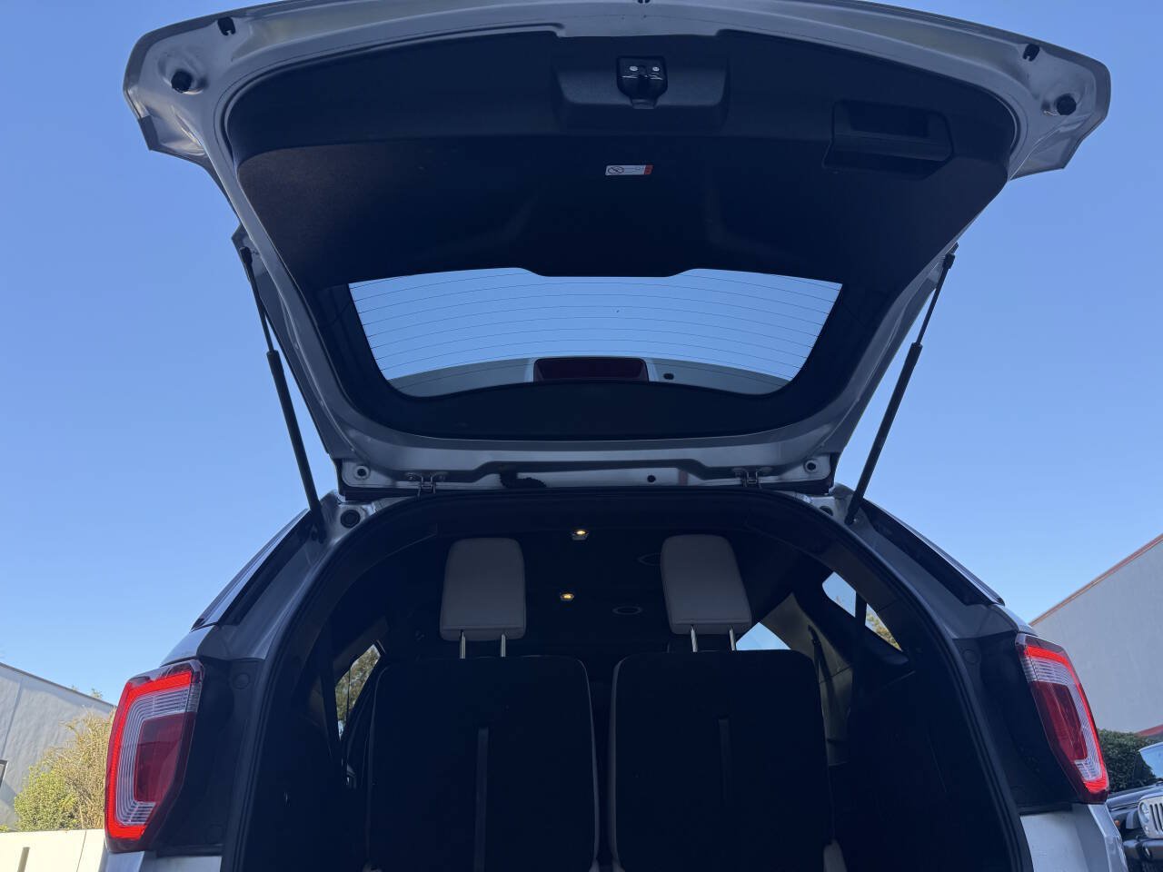 Used 2018 Ford Explorer FWD image 37