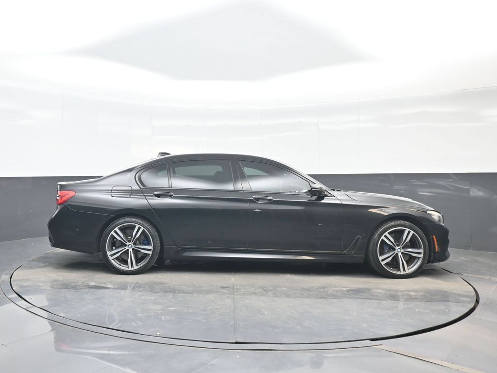 Used 2019 BMW 740i w/ M Sport Package RWD image 7