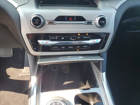 Certified 2024 Ford Explorer XLT w/ Equipment Group 202A AWD/4WD image 20