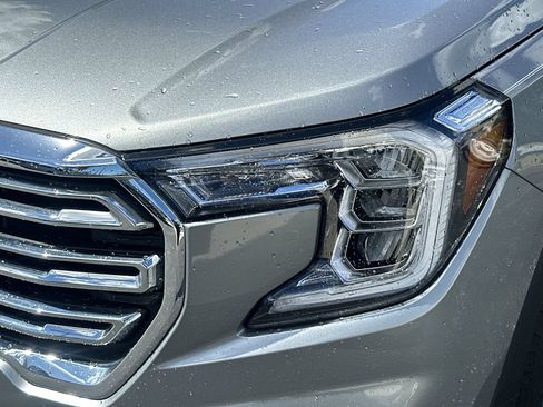 Used 2023 GMC Terrain SLT w/ LPO, Floor Liner Package FWD image 11