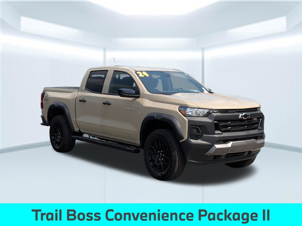 Used 2024 Chevrolet Colorado Trail Boss w/ Advanced Trailering Package AWD/4WD image 9