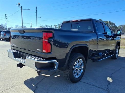 Used 2024 Chevrolet Silverado 2500 LTZ w/ LTZ Plus Package image 7