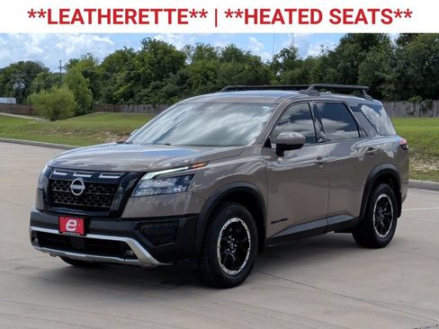 Used 2024 Nissan Pathfinder Rock Creek AWD/4WD image 3