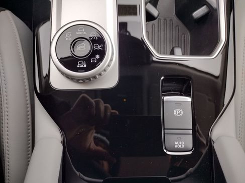 New 2026 Mitsubishi Outlander SE image 26