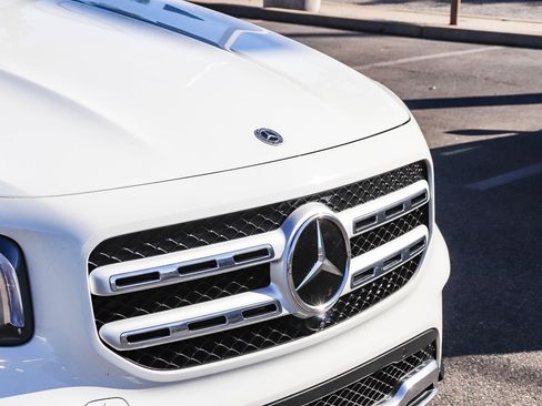 Used 2022 Mercedes-Benz GLB 250 4MATIC image 6