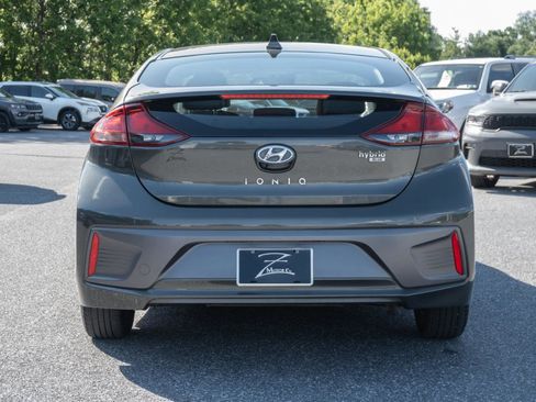 Used 2020 Hyundai Ioniq Blue FWD image 8