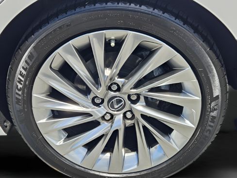 Used 2022 Lexus ES 350 Ultra Luxury w/ Accessory Package FWD image 31