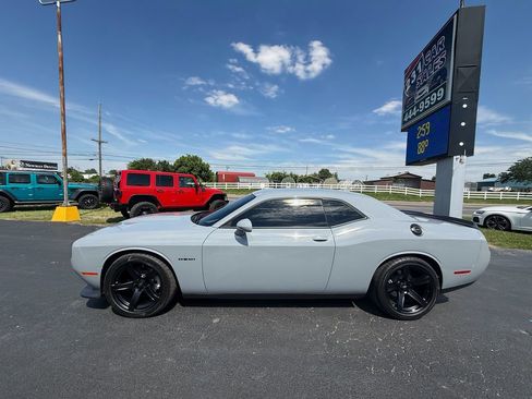 Used 2022 Dodge Challenger R/T w/ Blacktop Package RWD image 7