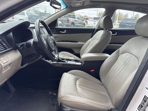 Used 2018 Kia Optima EX w/ Premium Package FWD image 4
