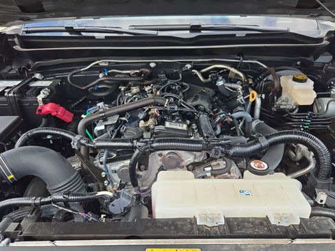 Used 2025 Toyota Tacoma TRD Sport AWD/4WD image 33