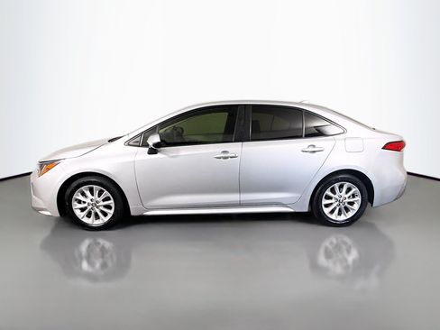 Used 2022 Toyota Corolla LE w/ LE Convenience Package FWD image 6