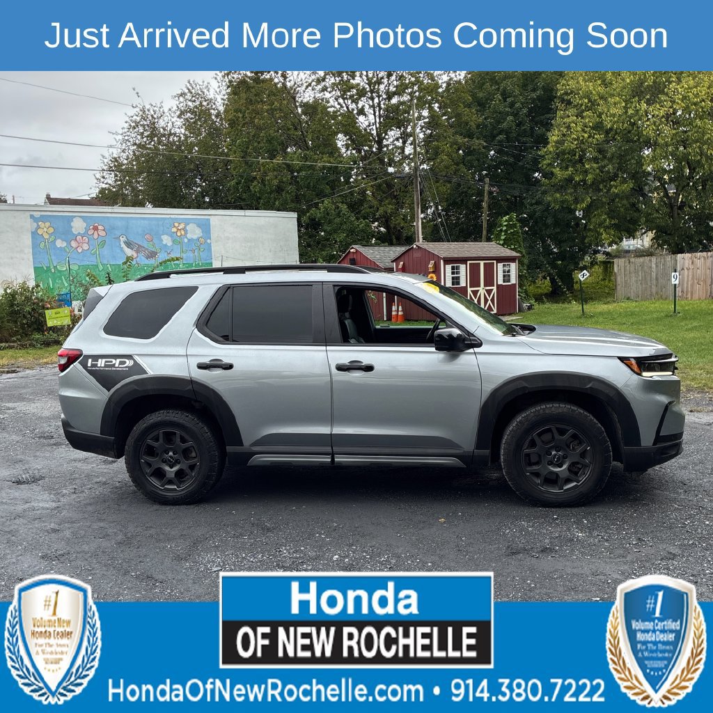 Used 2023 Honda Pilot TrailSport image 3