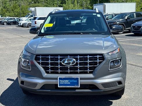 Certified 2025 Hyundai Venue Limited FWD image 3
