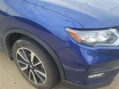 Used 2020 Nissan Rogue SL w/ Premium Package image 3