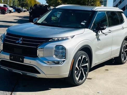 Used 2024 Mitsubishi Outlander SEL image 5