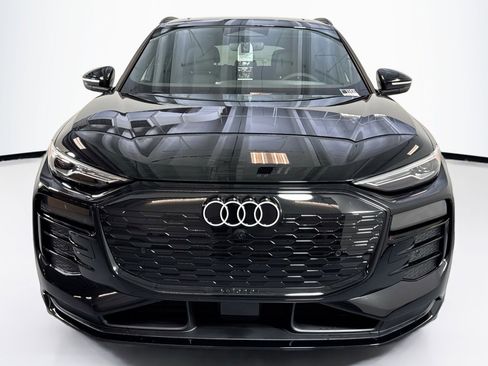 New 2027 Audi Q6 e-tron Premium image 2