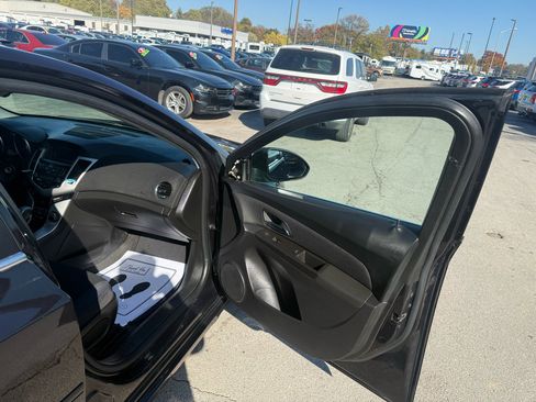 Used 2015 Chevrolet Cruze LT image 12