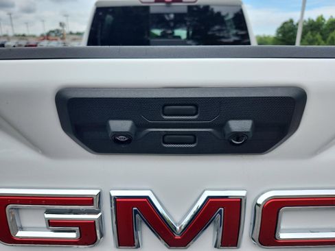 Certified 2026 GMC Sierra 2500 AT4 w/ AT4 Preferred Package AWD/4WD image 12