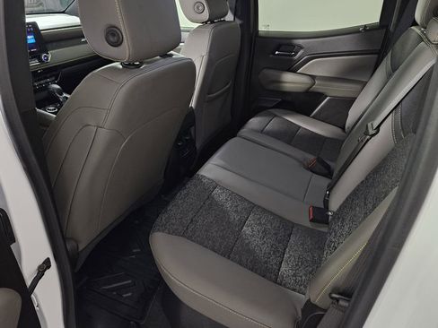 Used 2024 Chevrolet Colorado ZR2 w/ Technology Package AWD/4WD image 27