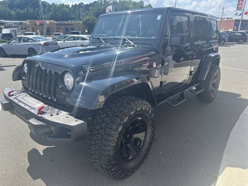 Used 2017 Jeep Wrangler Unlimited Rubicon AWD/4WD image 4