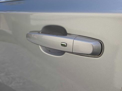 Used 2018 Chevrolet Traverse LT image 11