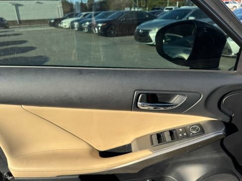 Used 2014 Lexus IS 250 image 9