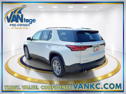 Certified 2023 Chevrolet Traverse LT FWD image 9