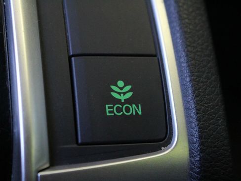 Used 2019 Honda Civic Sport image 32