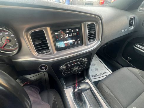 Used 2022 Dodge Charger SXT RWD image 21