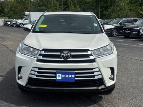 Used 2019 Toyota Highlander XLE AWD/4WD image 2