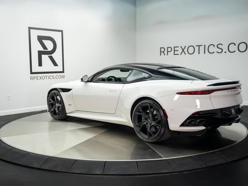 Used 2019 Aston Martin DBS Superleggera RWD image 10