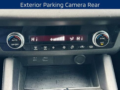 Used 2022 Mitsubishi Outlander ES image 16