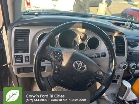 Used 2008 Toyota Sequoia Limited image 19