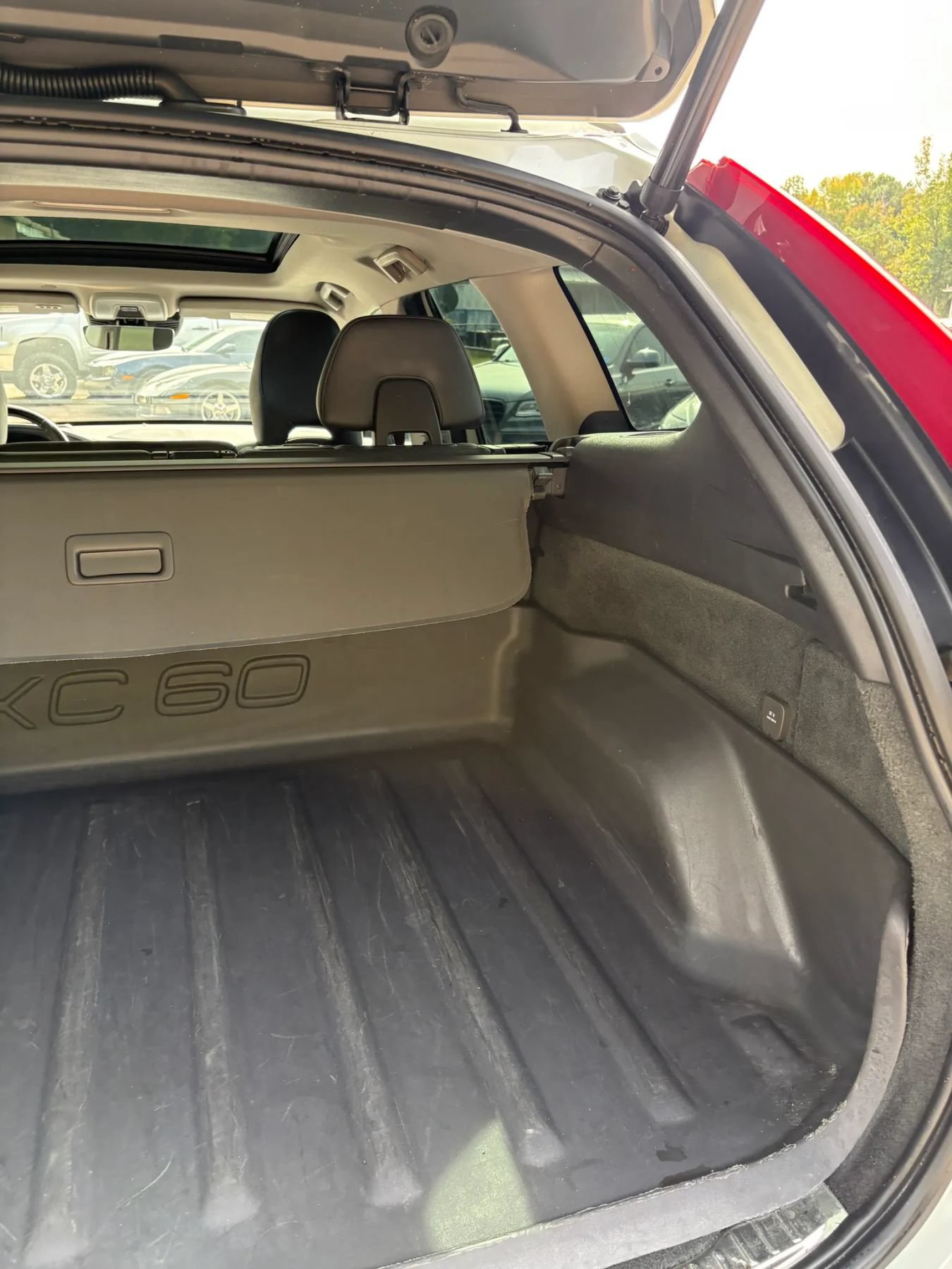 Used 2016 Volvo XC60 T6 Platinum AWD/4WD image 35